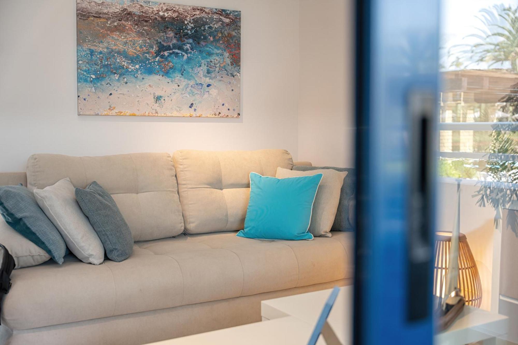 Blue & White Velvet 20M From The Beach Danilia Exterior foto