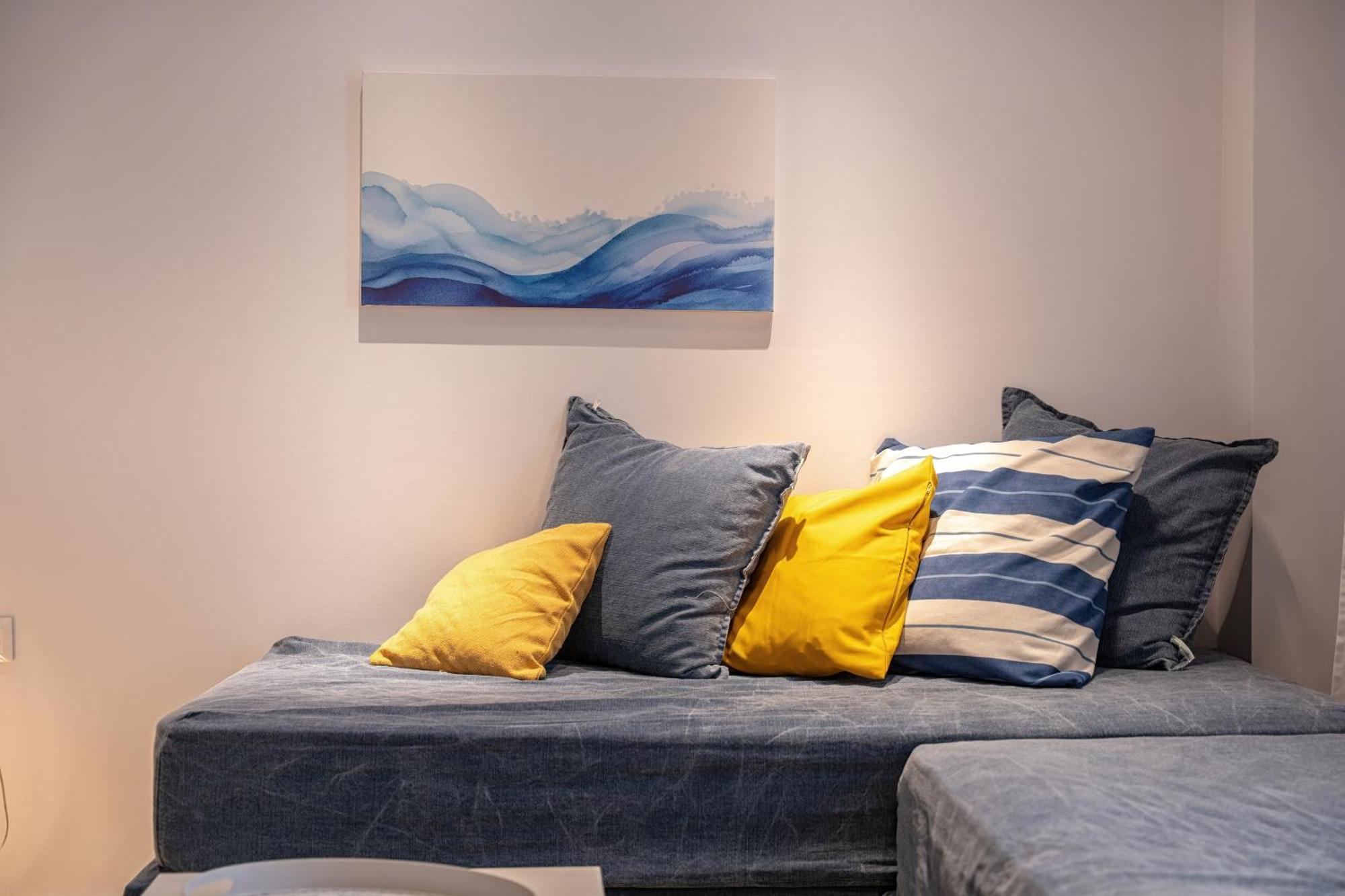 Blue & White Velvet 20M From The Beach Danilia Exterior foto